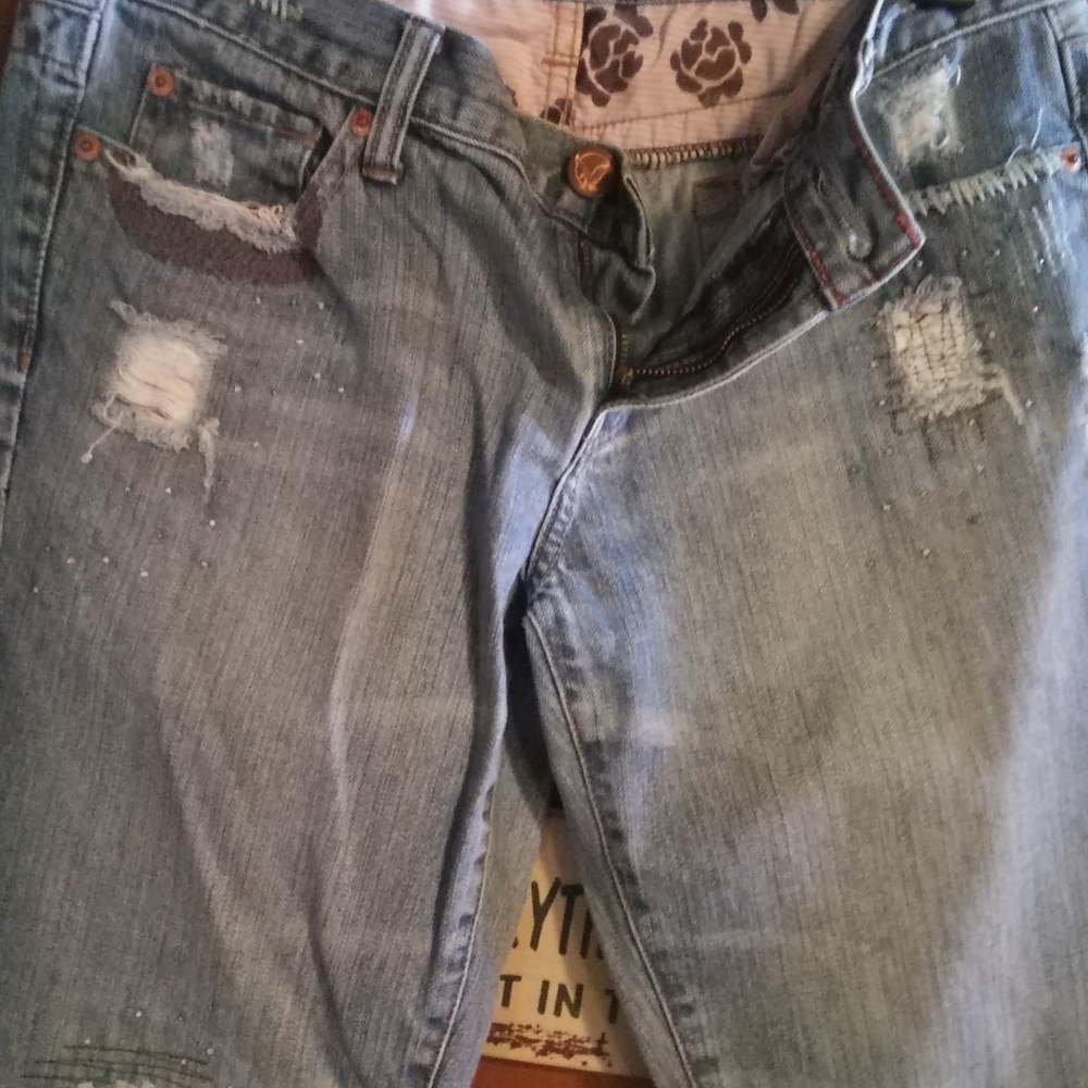 Woman's American Eagle jeans